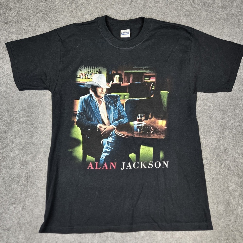 Vintage Alan Jackson Like Red on a Rose Size M T-shirt Gildan Activewear Tag VTG